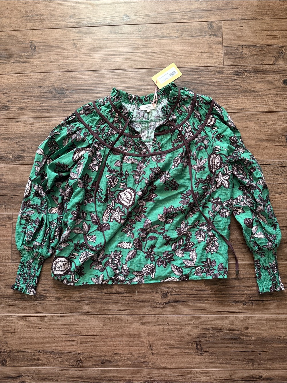entro Green Floral Smocked Peasant Blouse
